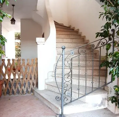 Lo Sguardo Sulla Citta' ,panoramic View * אולביה